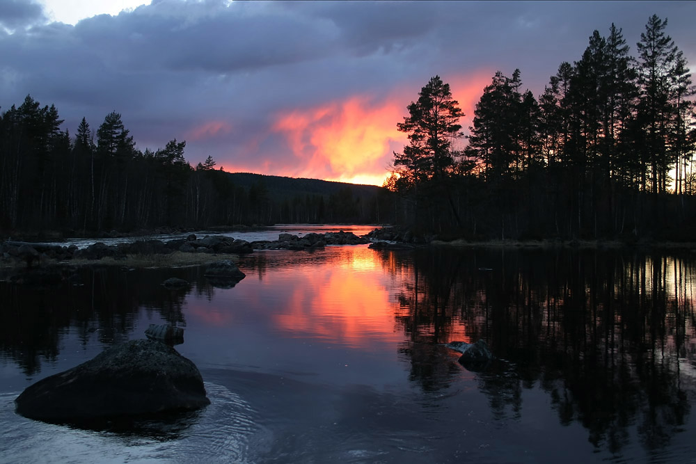 Sonnenuntergang am Fluss