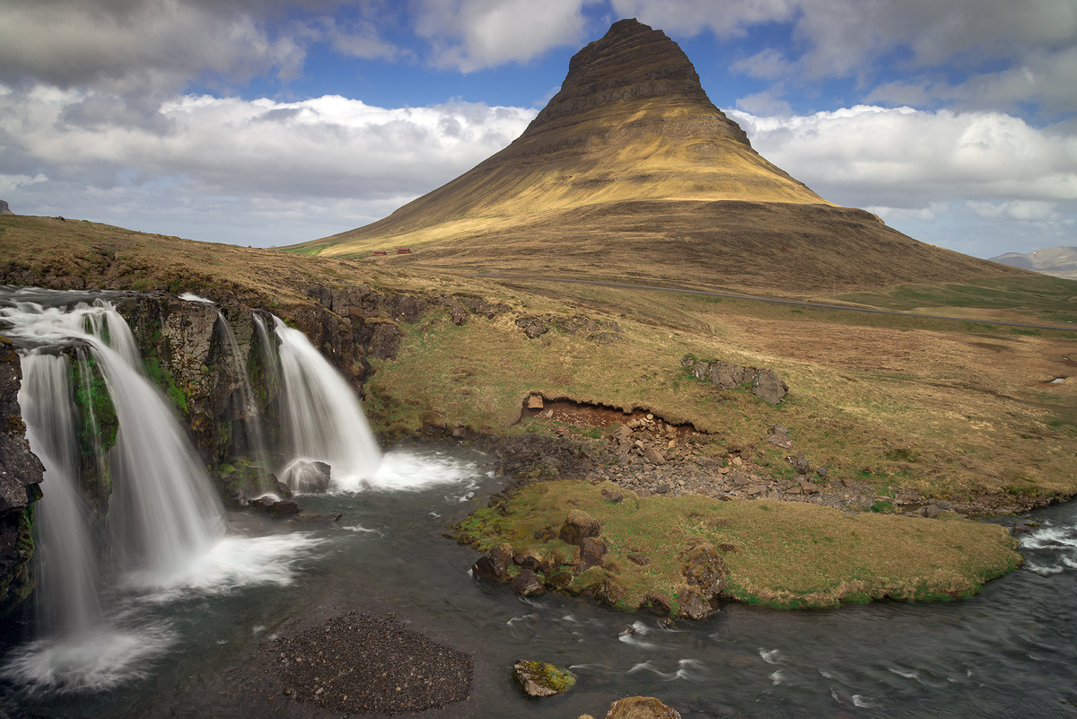 Kirkjufellsfoss vor Kirkjufell
