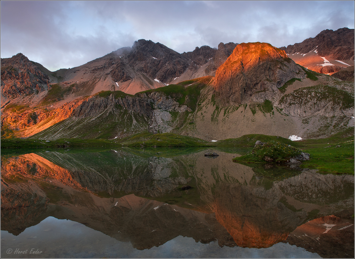 Alpiner Sommerabend am Bergsee