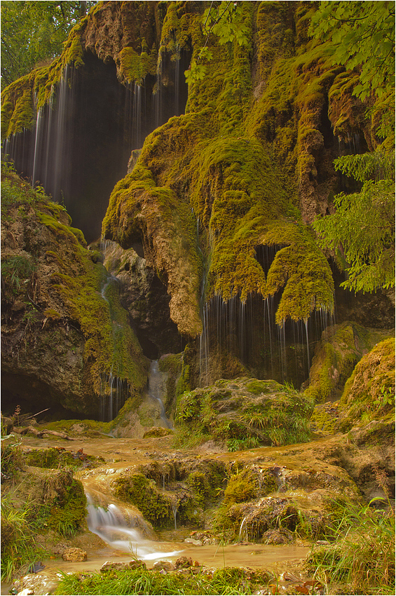 Verzauberter Wasserfall ...