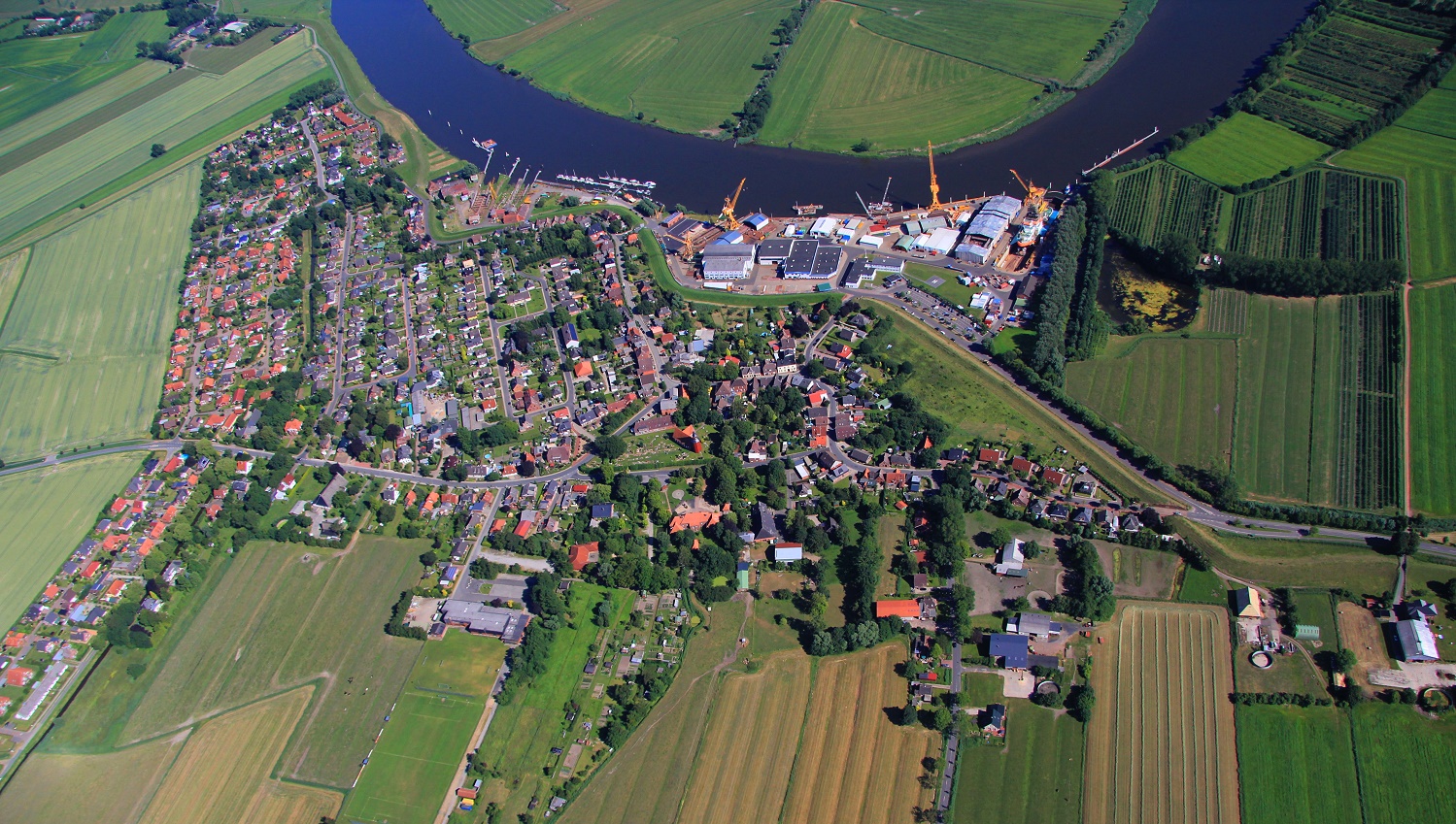 Unser kleines Dorf von oben (Forum für Naturfotografen)