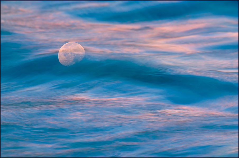 Der Mond im Meer