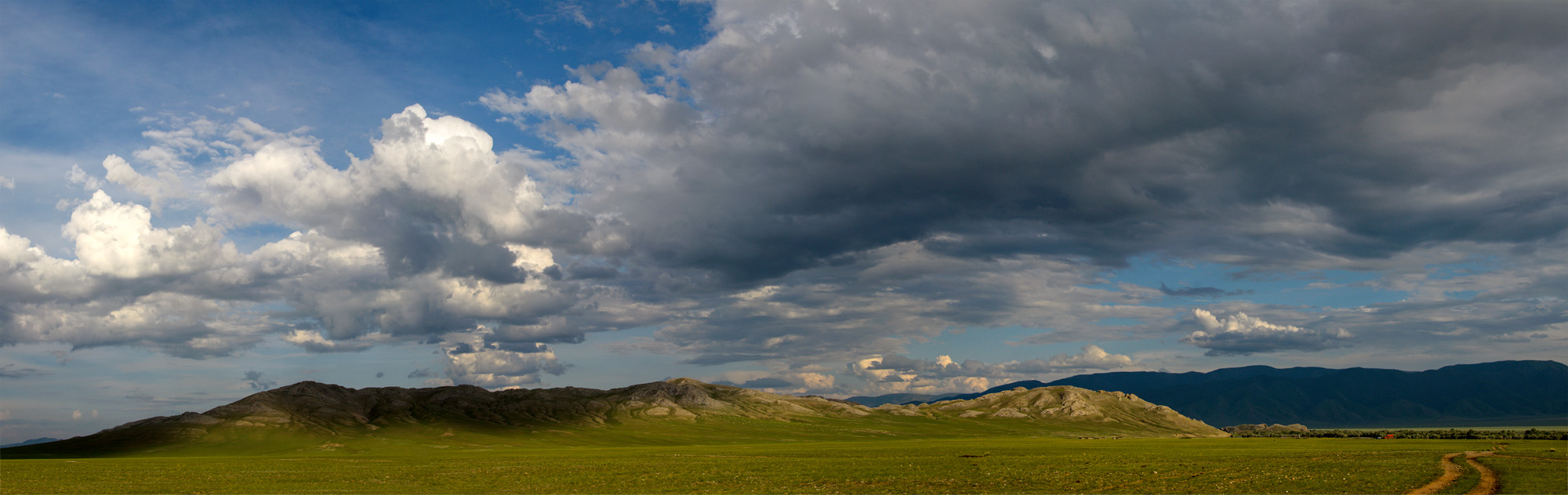 Abend in der mongolischen Steppe