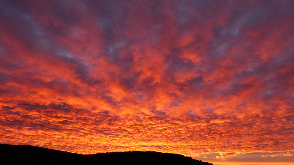 Der Himmel brennt