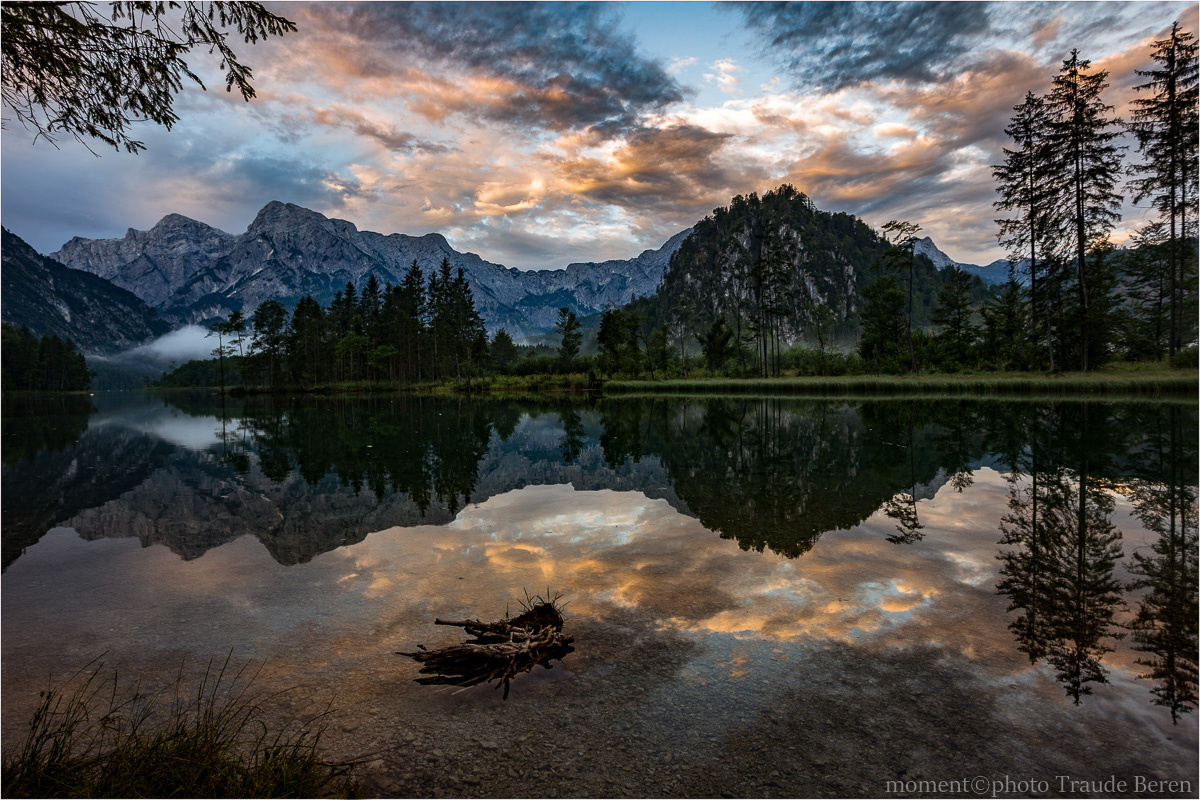 friedliches Morgenlicht ,ruhst im Spiegel