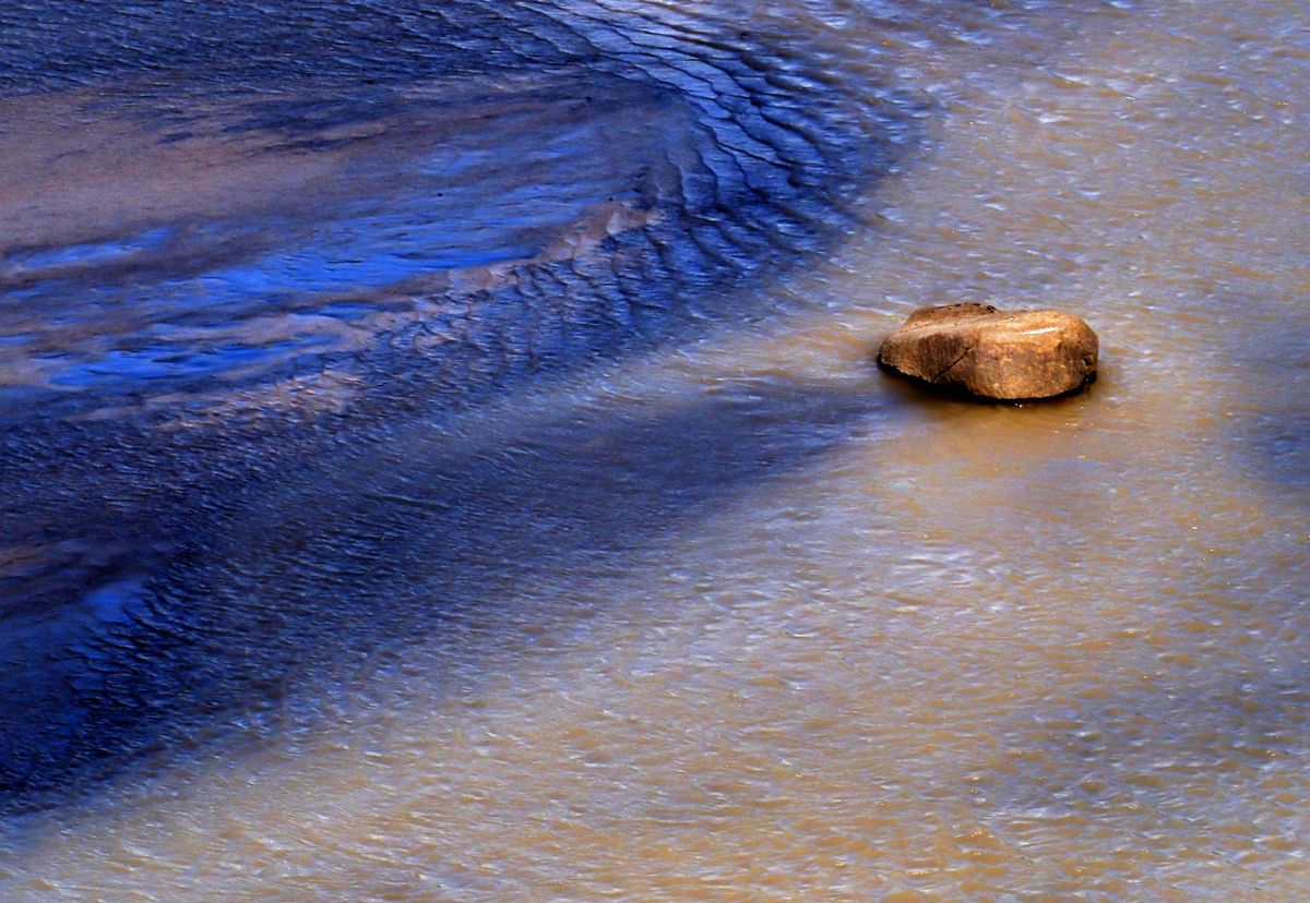 Stone in troubled water