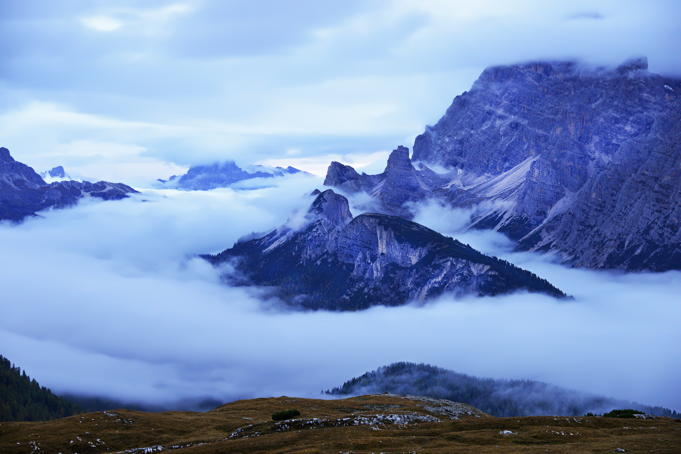 Dolomitenblick zur blauen Stunde am frühen Morgen :-)