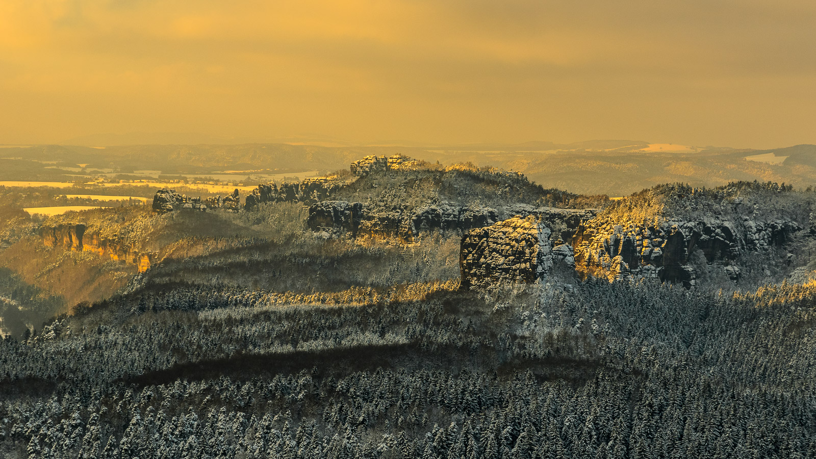 Winterabend im Elbsandstein