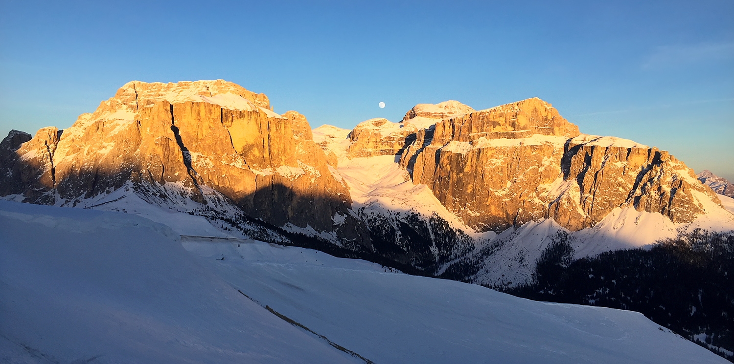 Sella Gruppe mit Vollmond