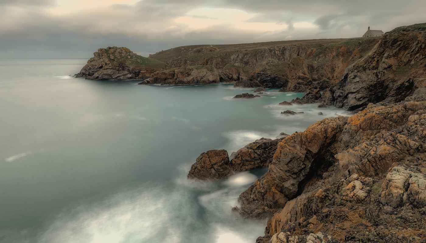 Bretagne, Januar: Pointe du Van mit Chapelle Saint-They