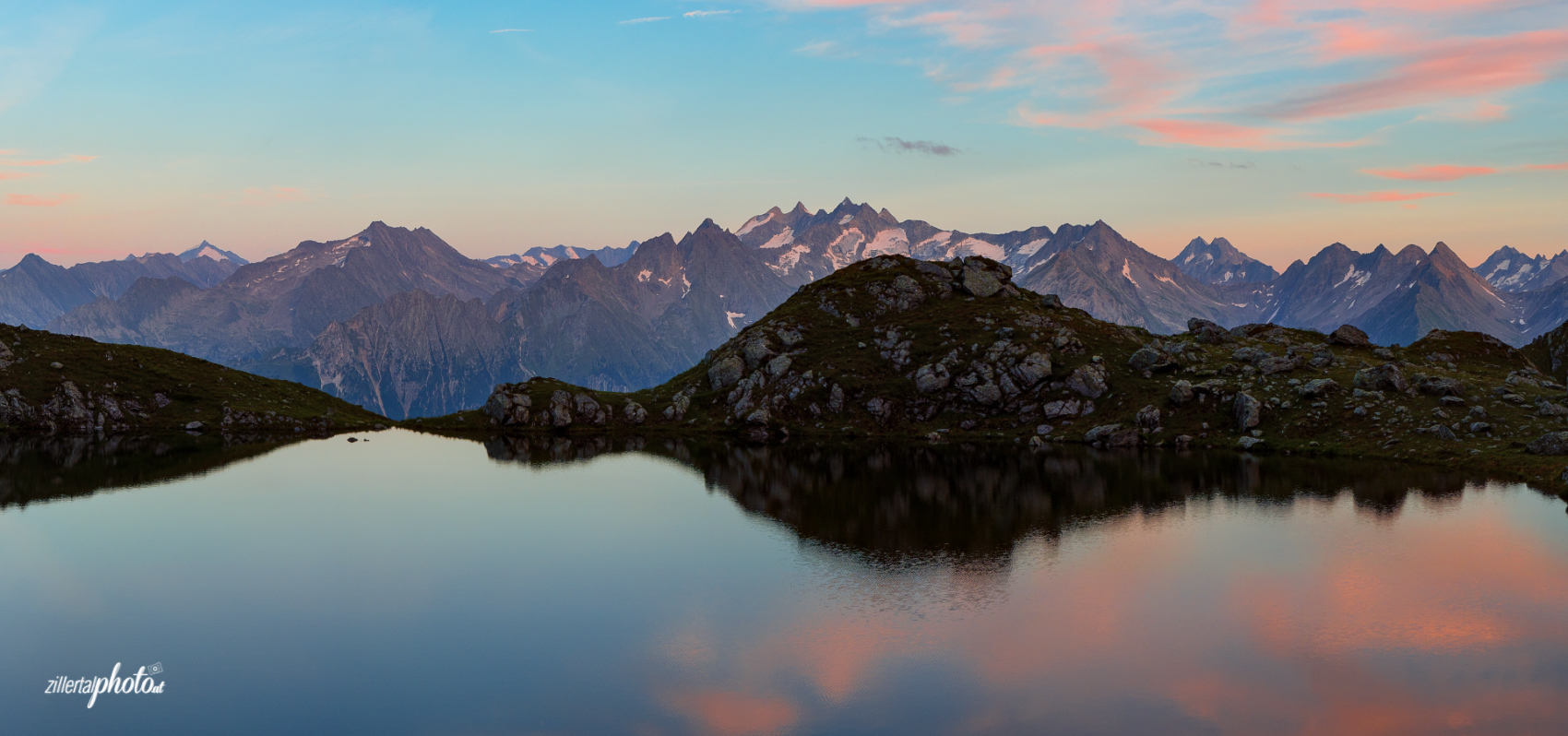 Über dem Bergsee