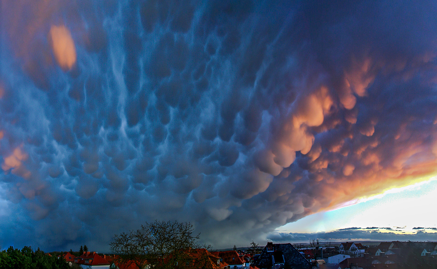 Mammantes-Wolken zum Sonnenuntergang