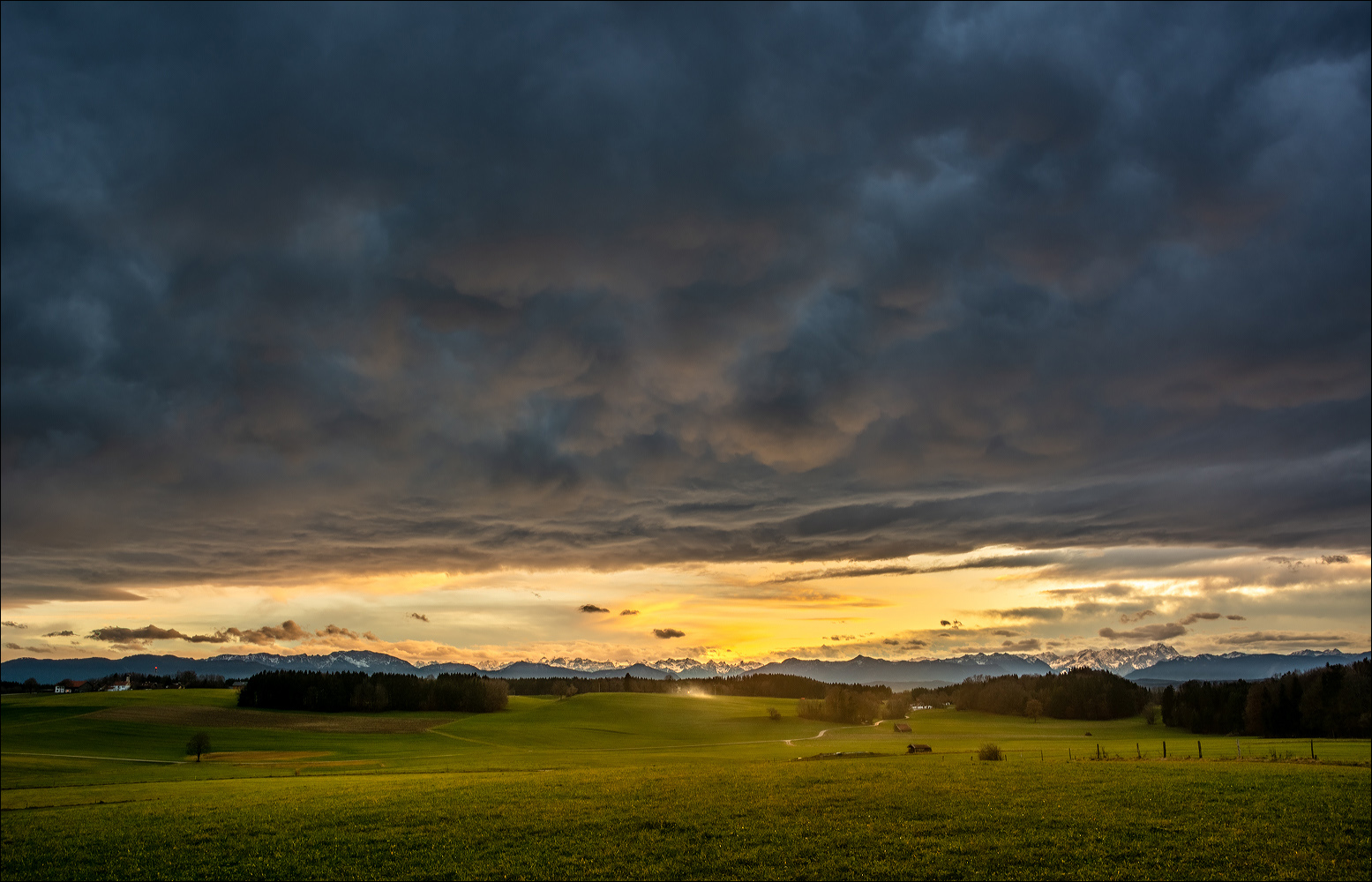 dunkle Wolken °°° (Forum für Naturfotografen)