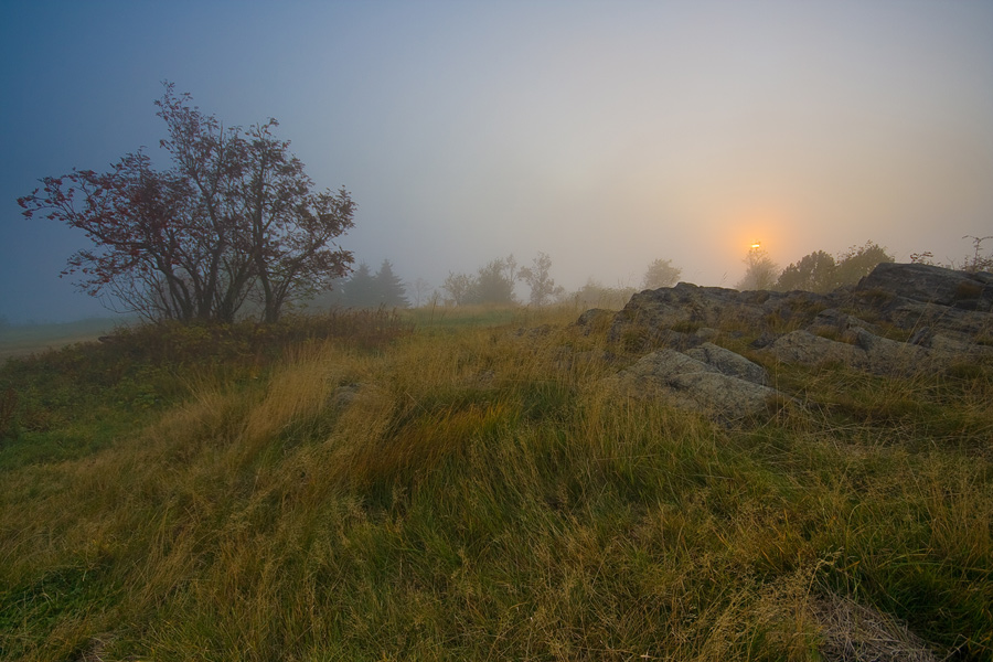 Sonnenuntergang im Hochnebel