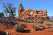 Rote Felsen, blauer Himmel ...,