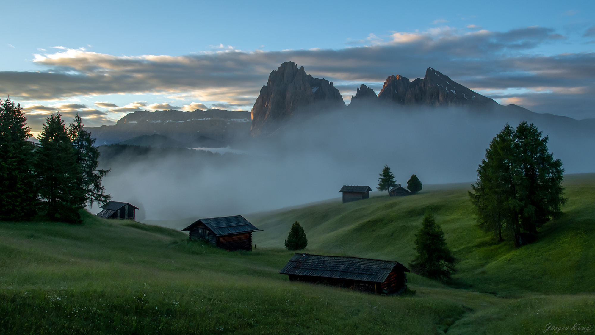 Nebel über der Alm