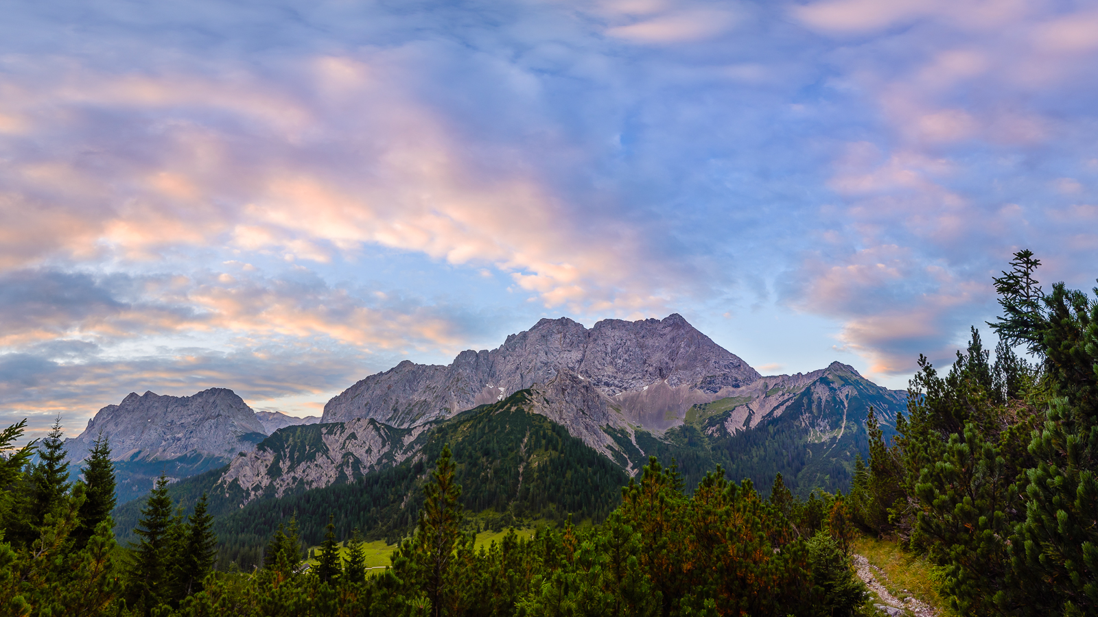 ein Morgen im Karwendelgebirge