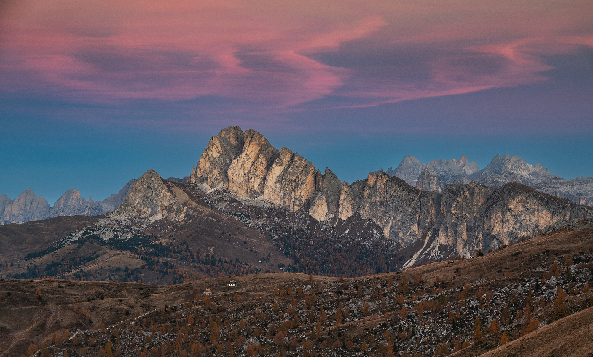 Morgens in den Dolomiten