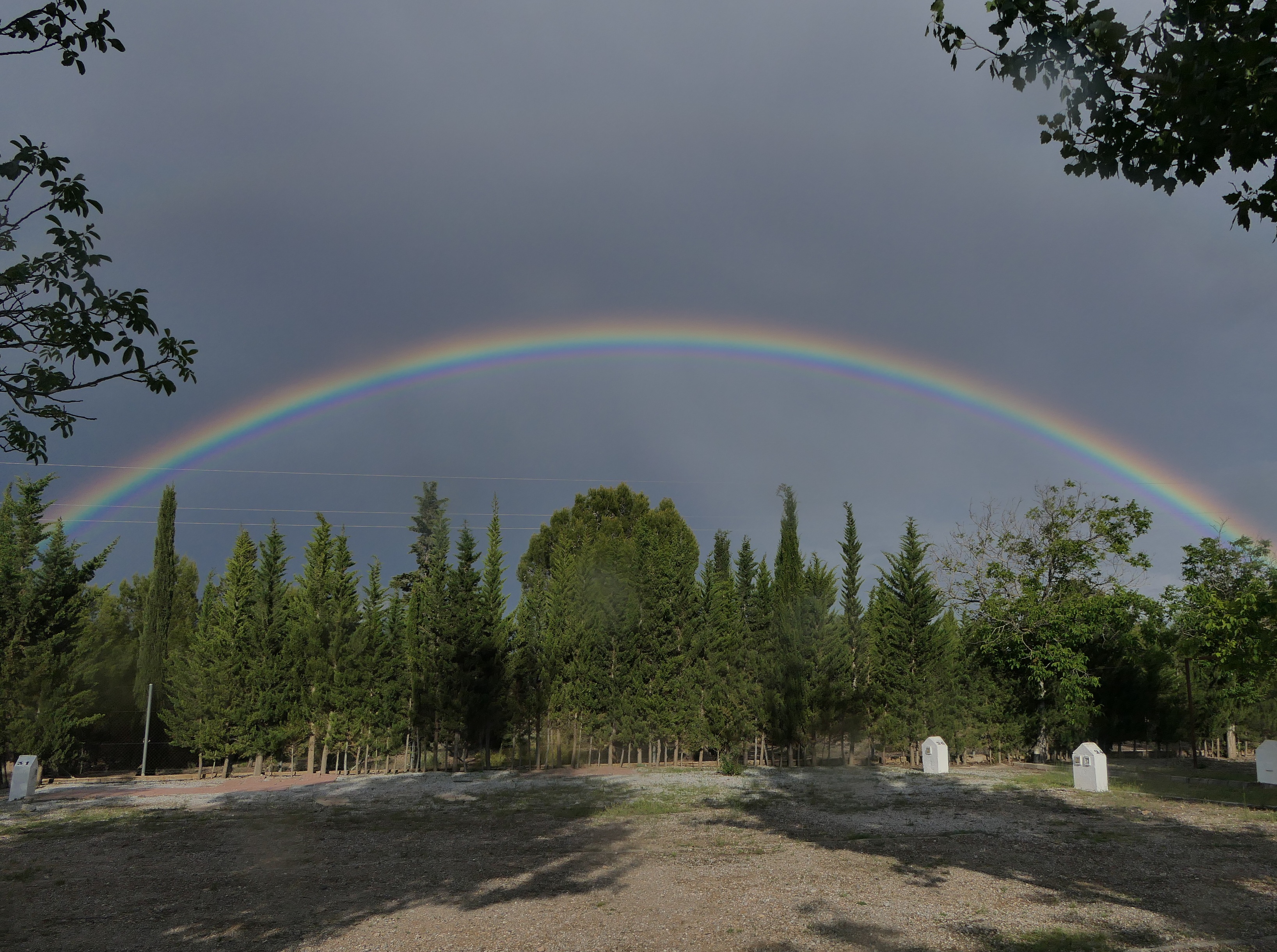 Regenbogen in der Wüste Gorafe