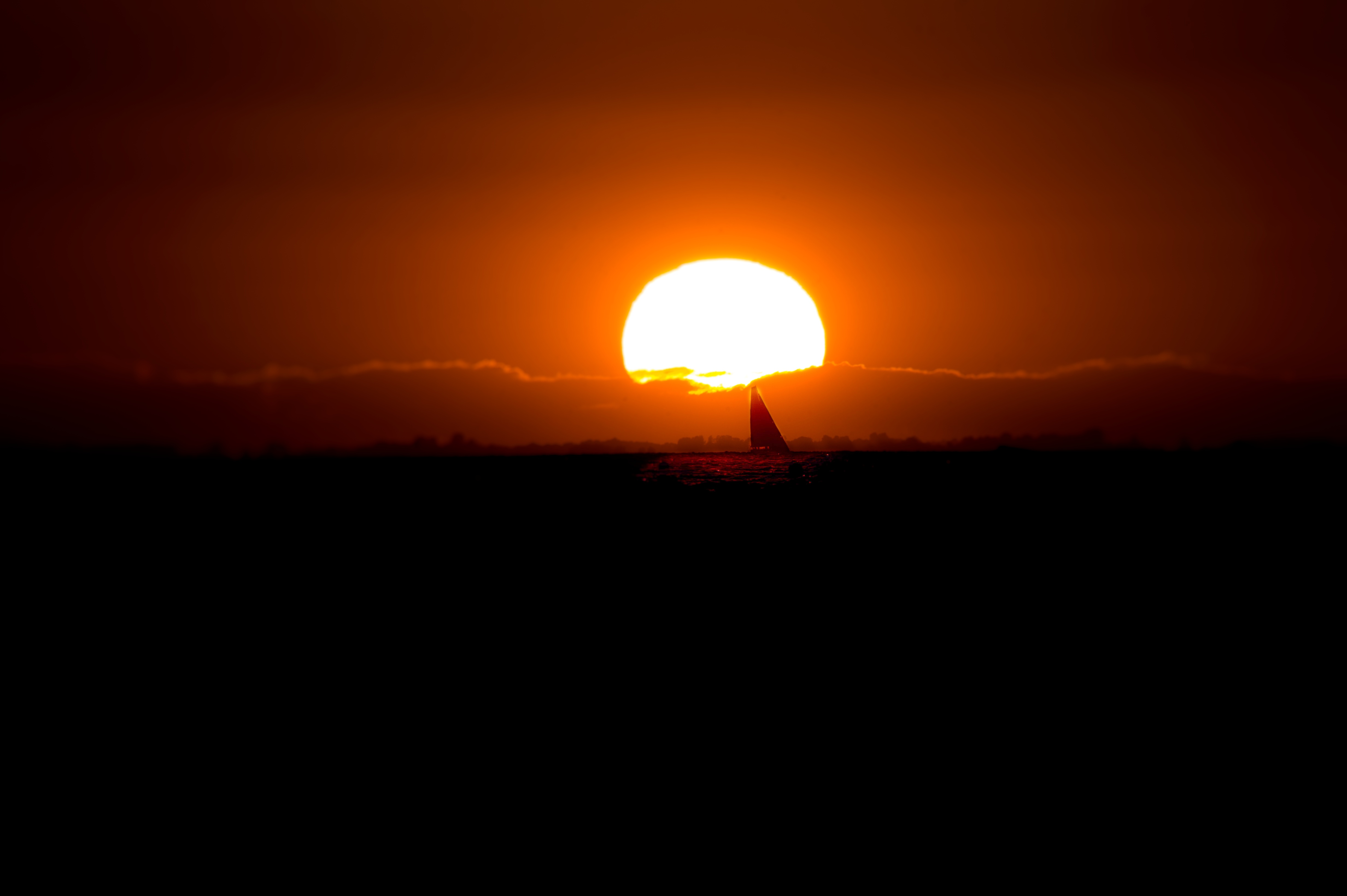 Sonnenuntergangs-segeln