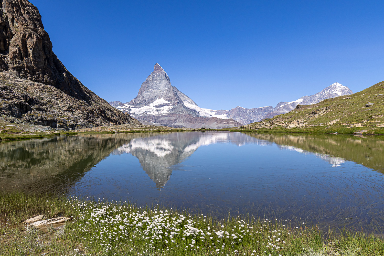 Spiegelung im Bergsee