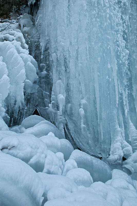 Gefrorener Wasserfall