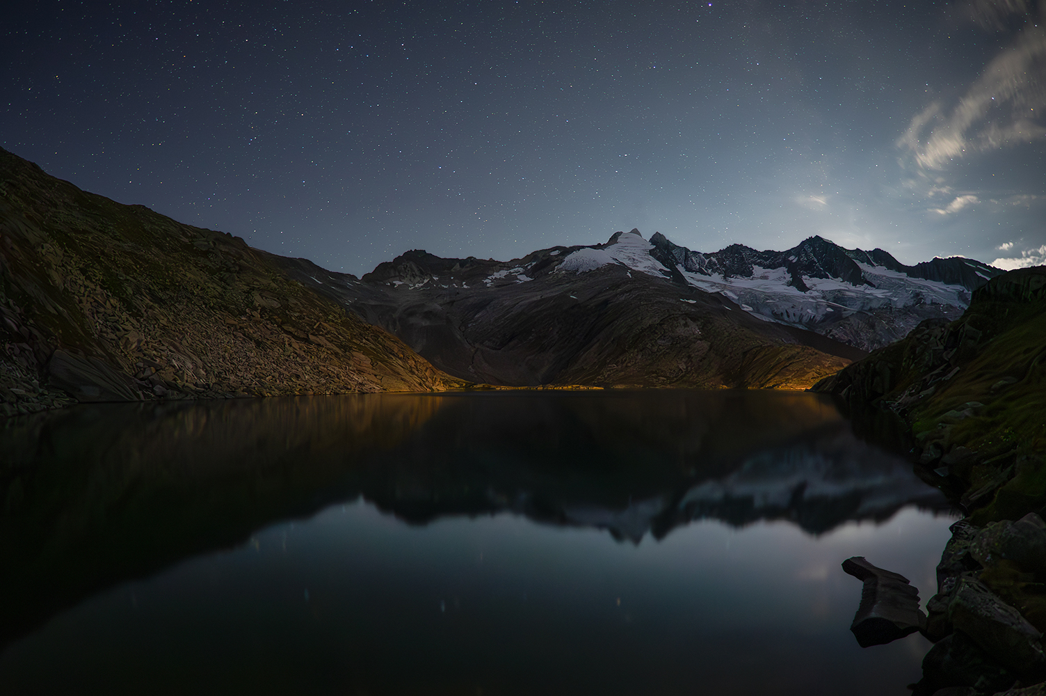 Nacht am Bergsee