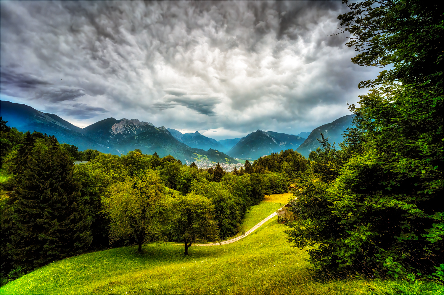 Blick über das Tal  ...