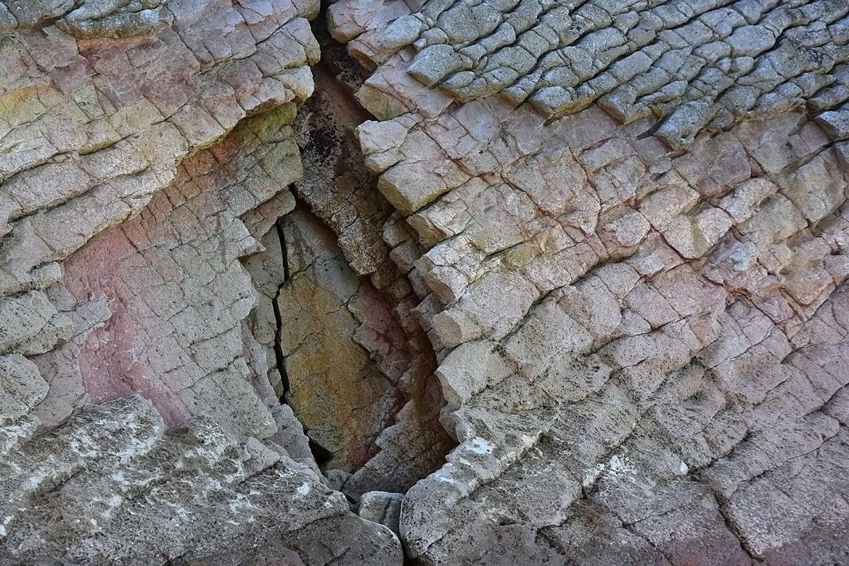 Guckloch im Felsen