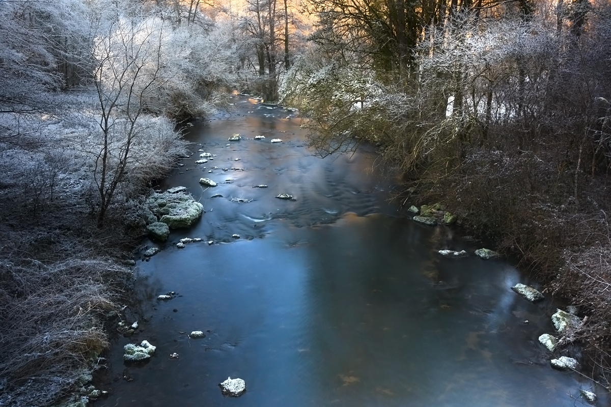 Frost am Fluss