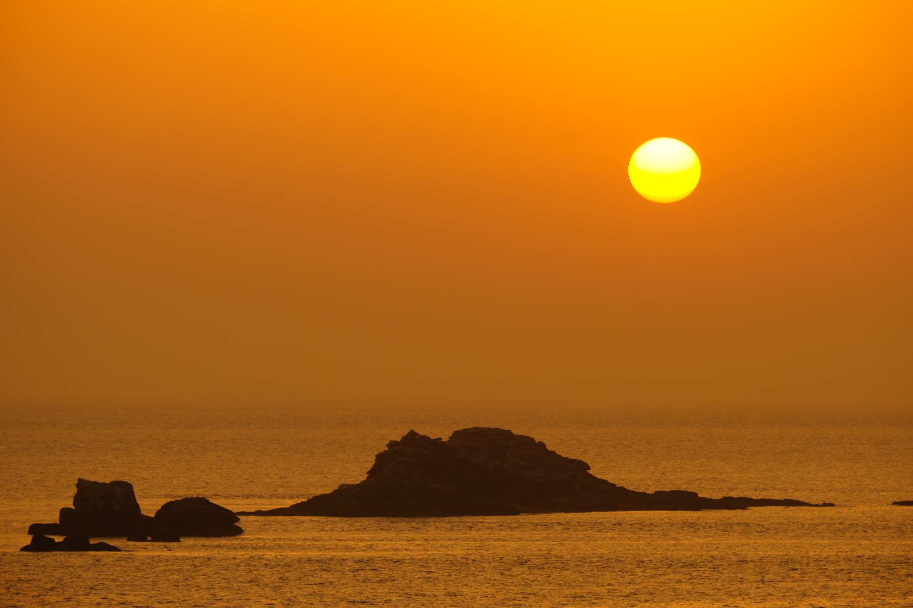 und abends Saharasand in der westlichsten Bretagne bei noch>30°C