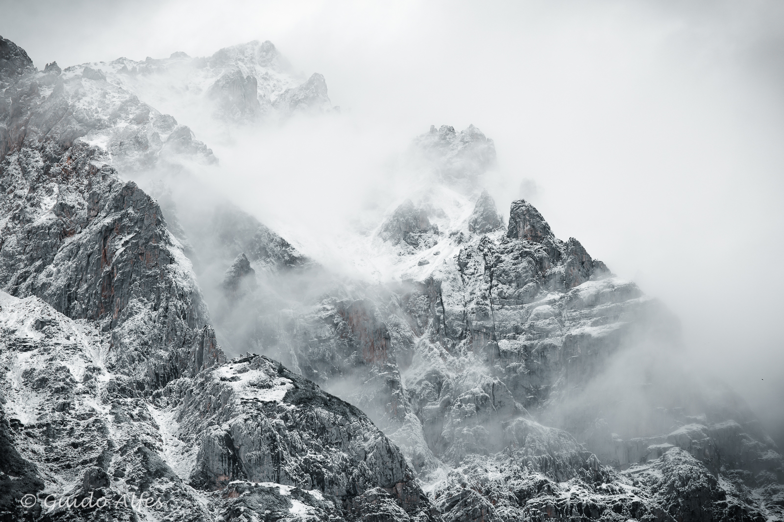 Felsen im Nebel
