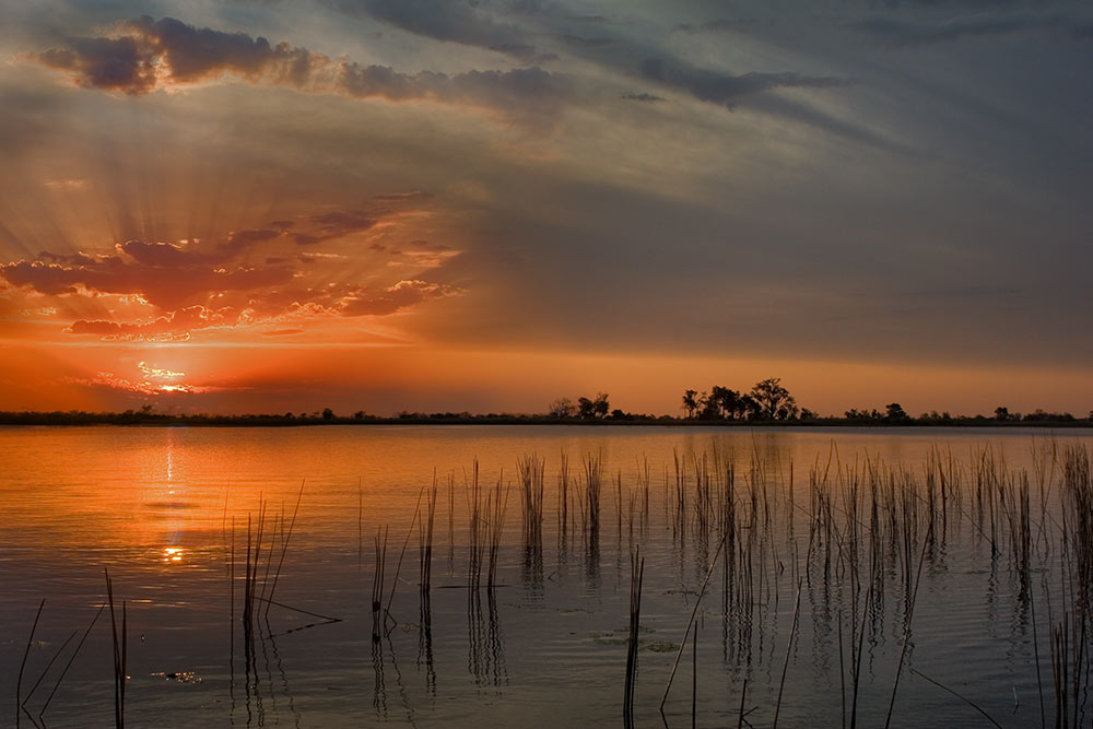 Sonnenuntergang im Okovangodelta