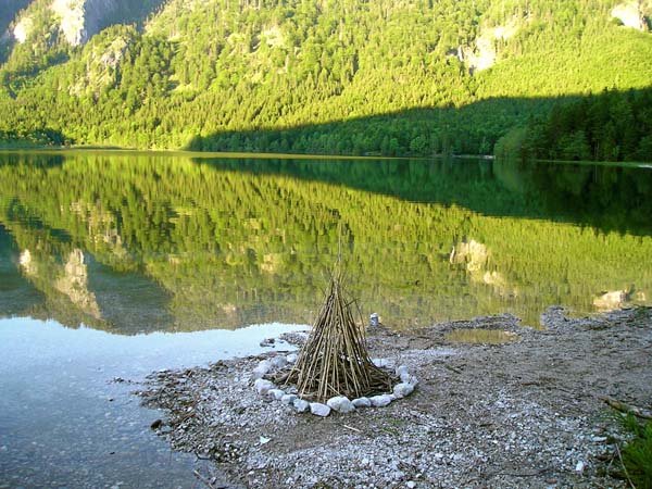 Vor dem Lagerfeuer