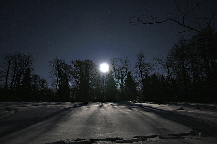 Vollmond über dem Schachten