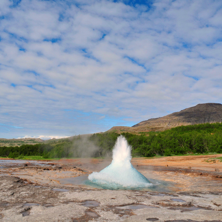 Strokkur - Ausbruch in Phasen  - B Explosion