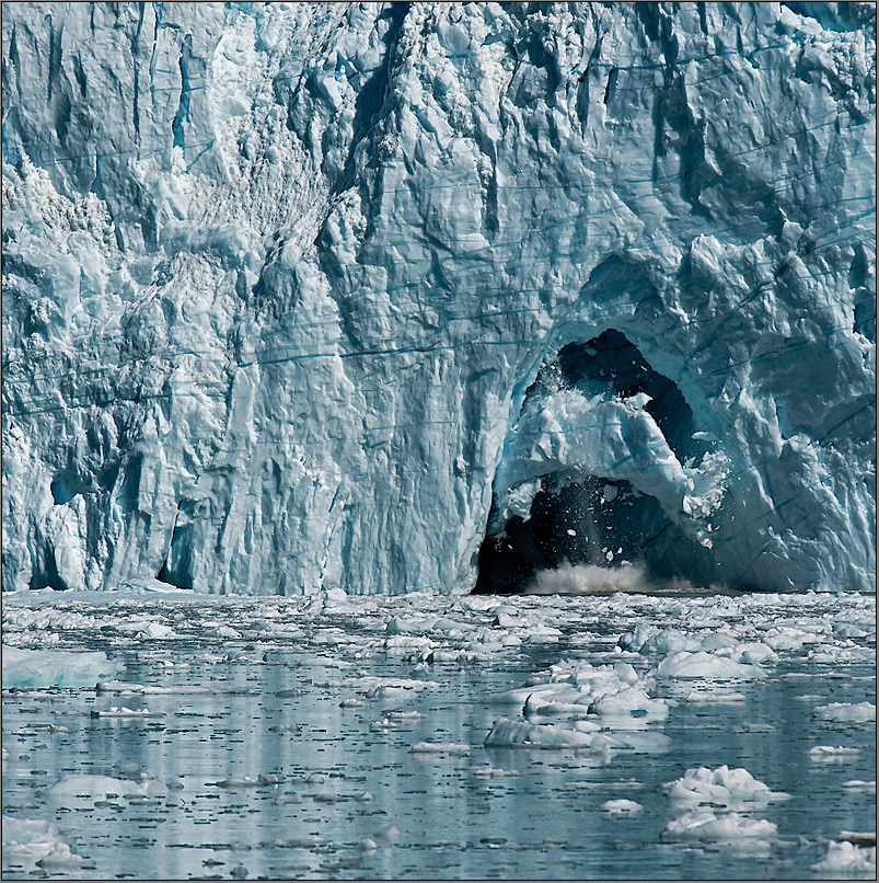 kalbender gletscher "eqip sermia" in westgrönland