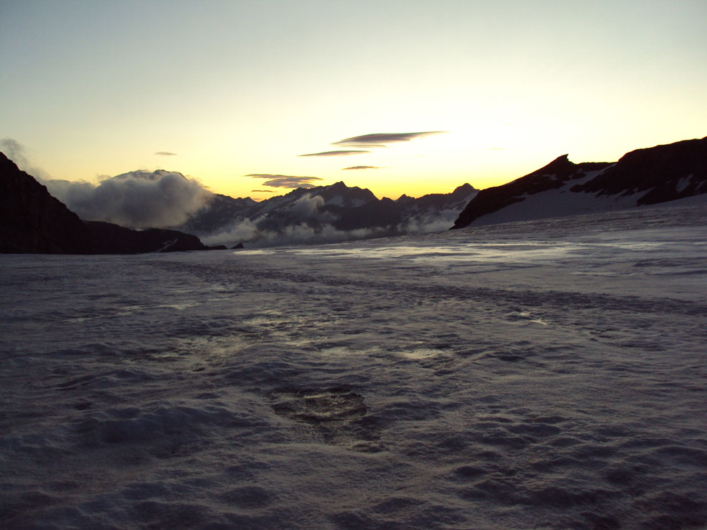 Morgendämmerung über dem Gletscher