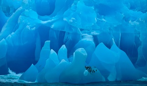 Blauer Eisberg