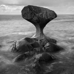Kannesteinen auf der Insel Vågsøy
