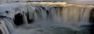 - Am Wasserfall der Götter -