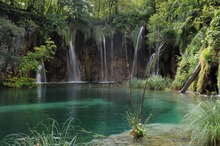 verträumter Plitvicer-See mit Wasserfällen