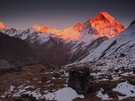 Alpenglühen im Himalaya