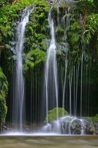 Wasserfall im Hochformat