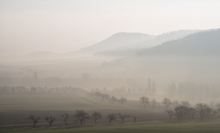 Landschaft im Morgennebel