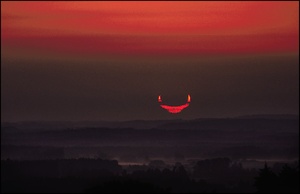 Teilweise Sonnenfinsternis über dem Chiemgau