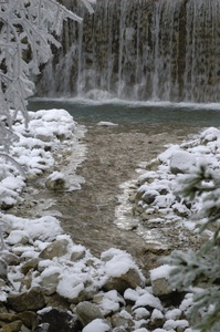 Bachlauf im Winter