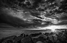 Steine - Meer - Wolken