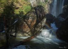 Unterm Wasserfall