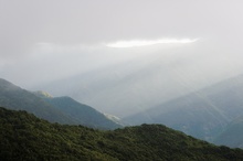 Berge, Wolken und Licht